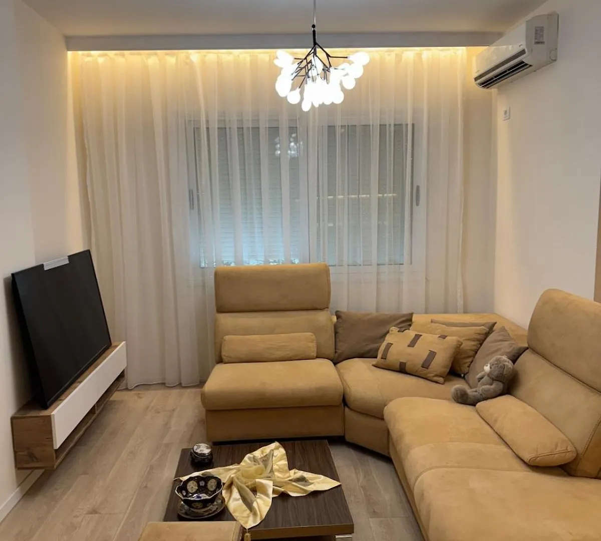 Modern Apartment At The Heart Of Tiran